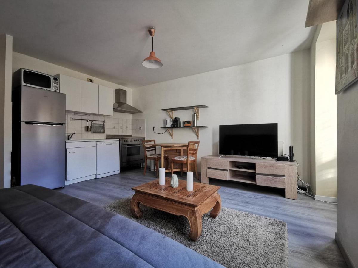 Charmant T2, Proche Gare Apartment เวียน ภายนอก รูปภาพ